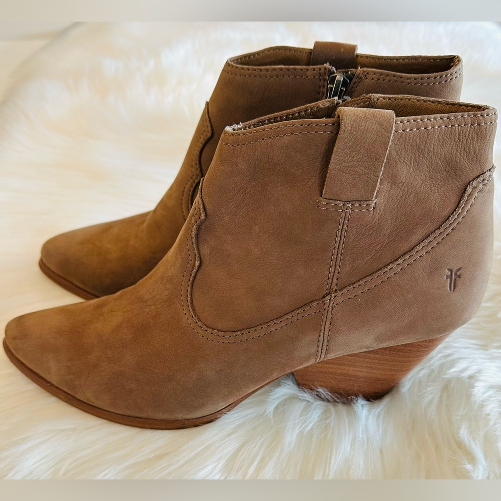 Frye Reina Ankle Bootie size 10